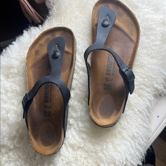 Birkenstock Black Thong Sandals - Picture 1 of 2